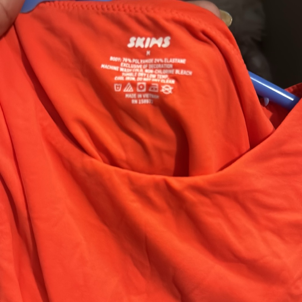 Skims Fit Everybody Poppy Highneck Size medium - Picture 3 of 4